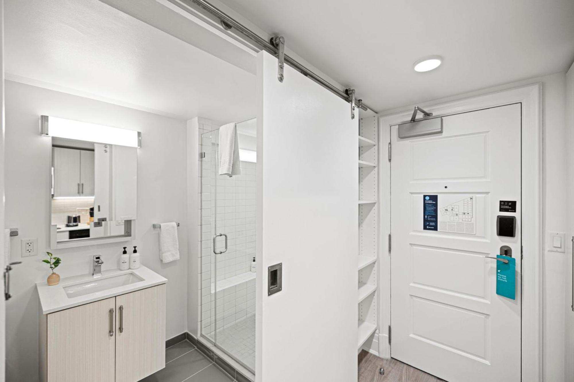 Placemakr Dupont Circle 4*